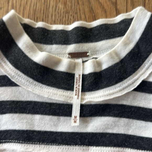 FREE PEOPLE Seventies Open Shoulder Top - Picture 4 of 4